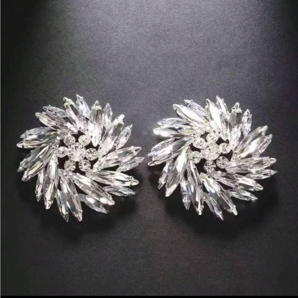 ✨NEW Oversized Elegant Silver Rhinestone faux diamond Crystal Statement Earrings - Picture 2 of 5